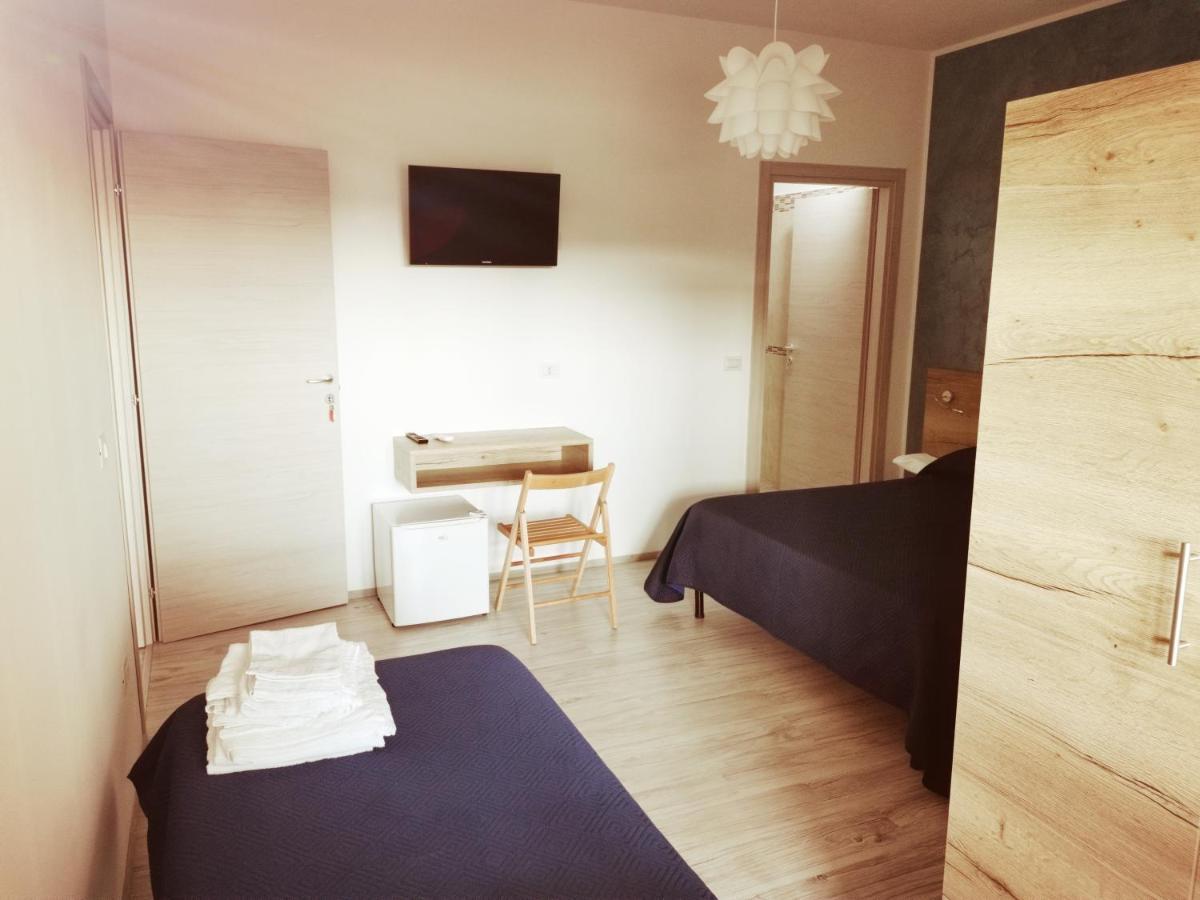 Via Alessandria Hotel Racale Kültér fotó