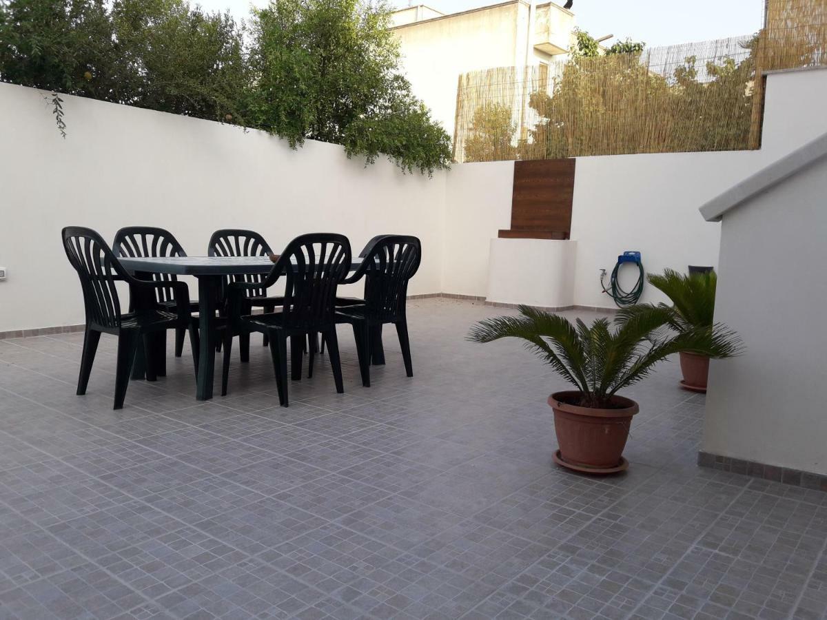 Via Alessandria Hotel Racale Kültér fotó